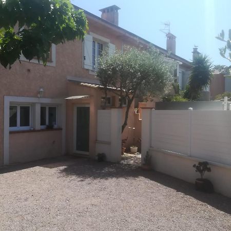 Sur Le Quai De Port Frejus Appartement Buitenkant foto