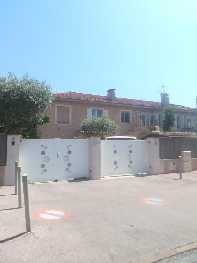 Sur Le Quai De Port Frejus Appartement Buitenkant foto